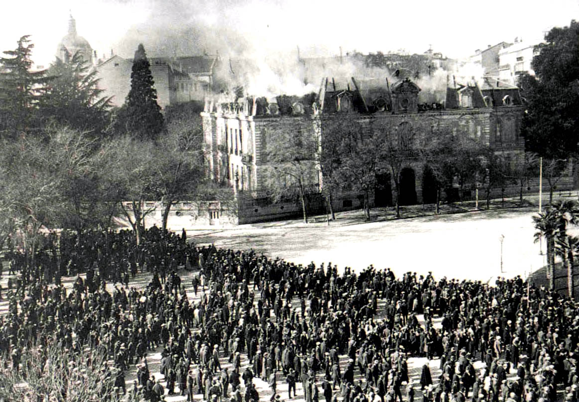 La foto de la semana: Fuego en el palacio de Medinaceli (o de Uceda). 1917