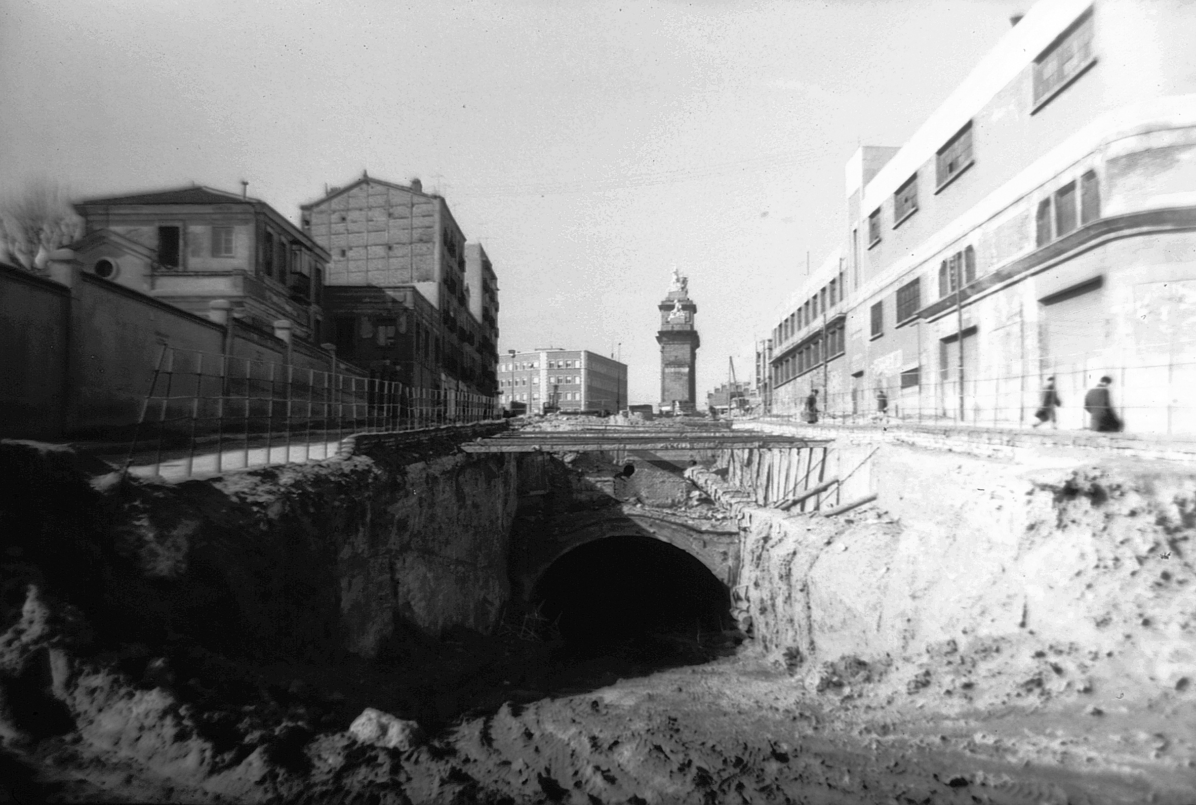 La foto de la semana: Ronda de Toledo. Obras del metro, 1965