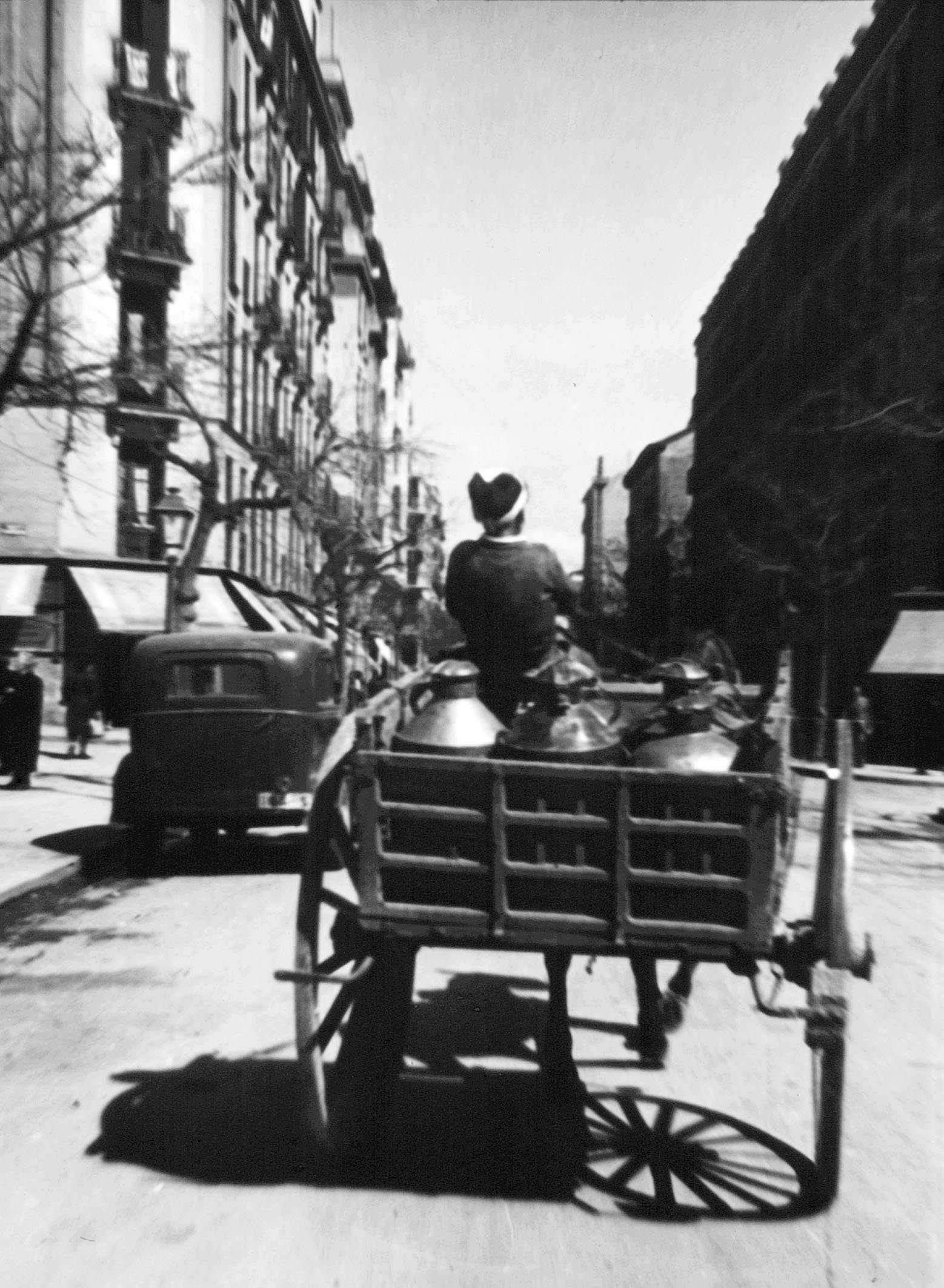 La foto de la semana: Carro repartidor de leche. 1951